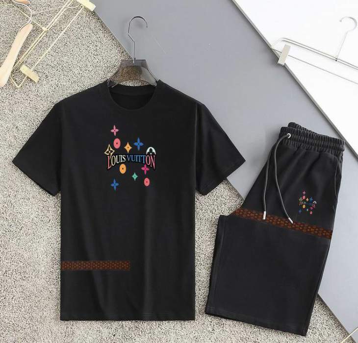 Picture of LV Shirt Pant Suits _SKULVM-5XL12yn39923520